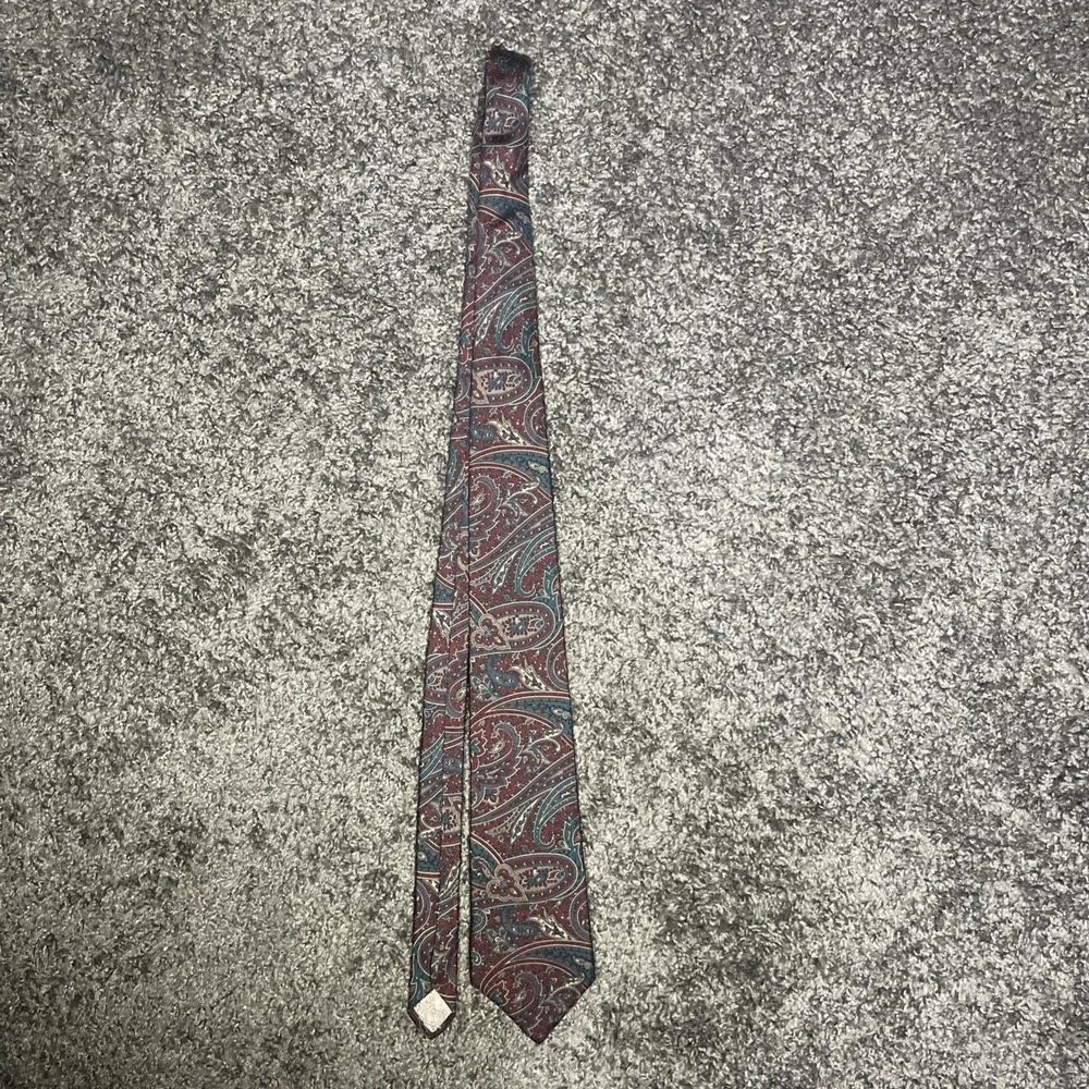 VTG Geoffrey Beene Paisley Made In‎ USA Italian Silk Fabric Neck Tie
